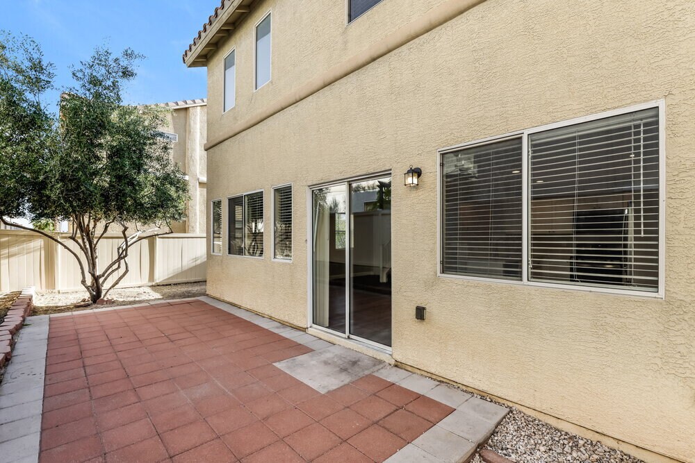 Building Photo - 9289 Hainsworth Ave