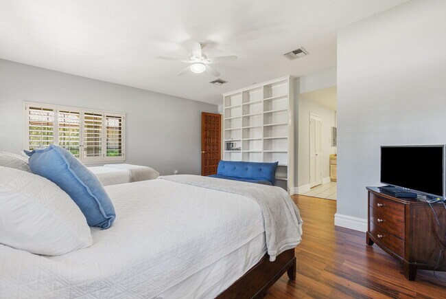 Building Photo - 72056 Palm Haven Dr