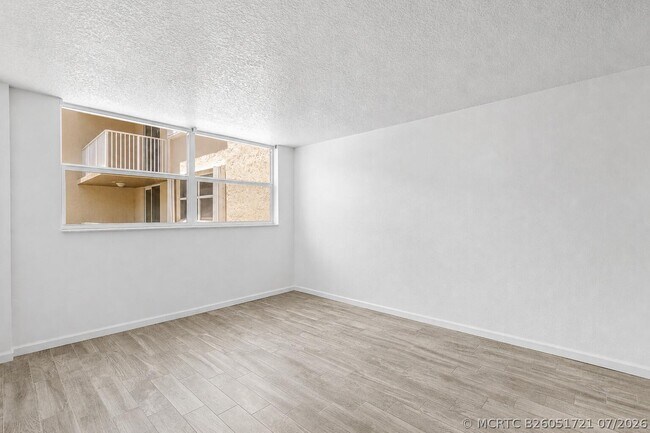 Building Photo - 2929 S Ocean Blvd