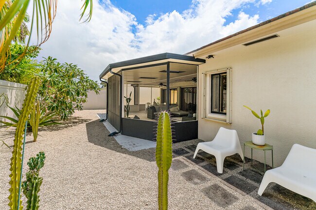 Building Photo - 125 Harbourside Cir