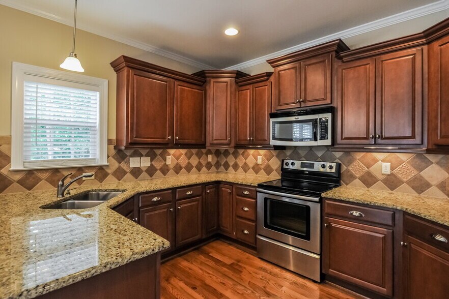 Building Photo - 221 Worthington Ct