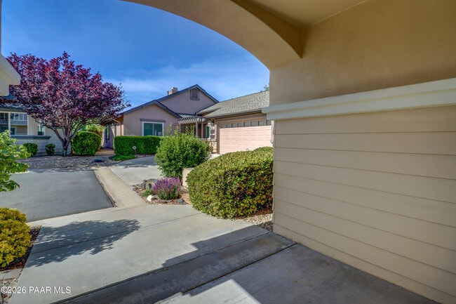 Building Photo - 1681 St Andrews Way