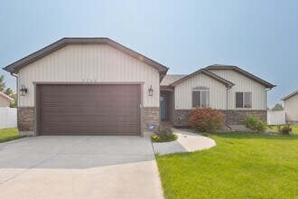 Building Photo - 5 Bed 3 Bath Home in Idaho Falls - $500 OF...