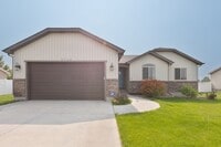 Building Photo - 5 Bed 3 Bath Home in Idaho Falls