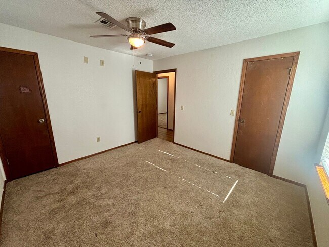 Building Photo - Charming 3 Bedroom 1.5 Bath in Midwest City