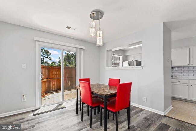 Building Photo - 9904 Hagel Cir