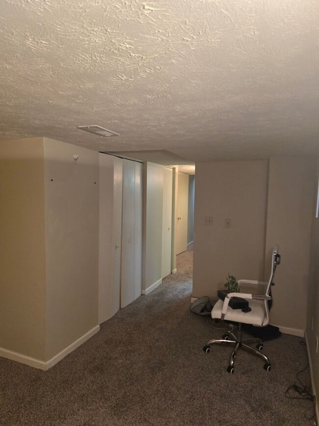 Building Photo - 203 Grandview Ave