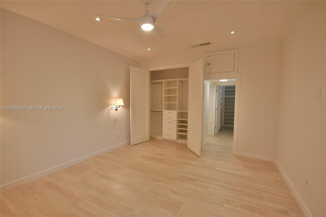 Building Photo - 55 Ocean Ln Dr