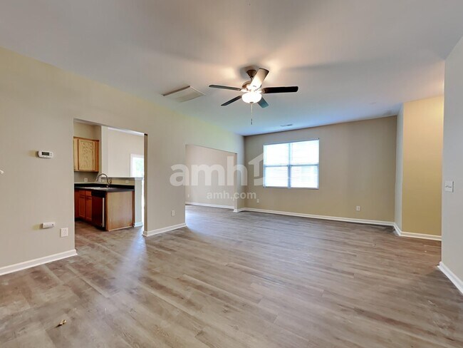 Building Photo - 103 Surlington Dr