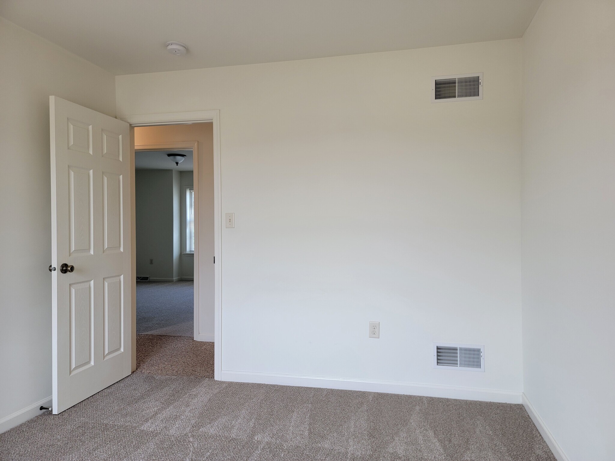 Building Photo - 74 Gable Dr