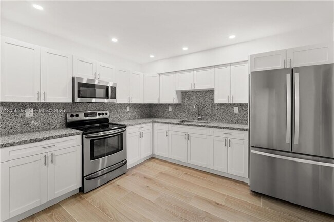 Building Photo - 35 NW 49th Ave