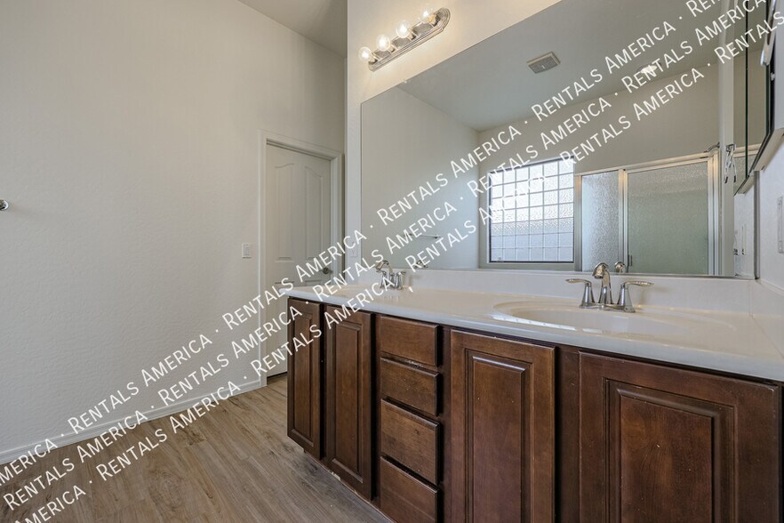 Building Photo - 16218 N 182nd Ln