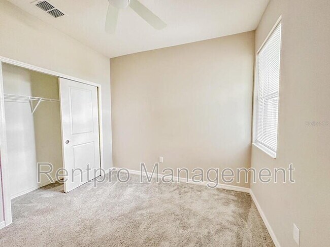 Building Photo - 9409 Baraboo Way