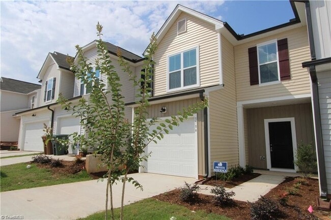 Building Photo - 3704 Feltham Ln