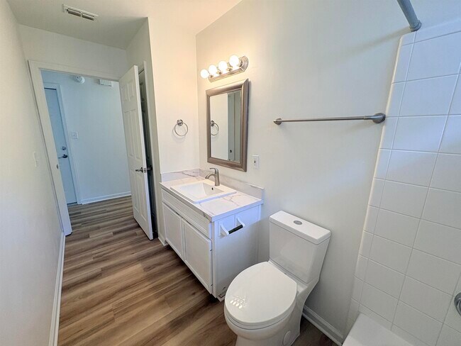 Building Photo - 4428 Siesta Ct