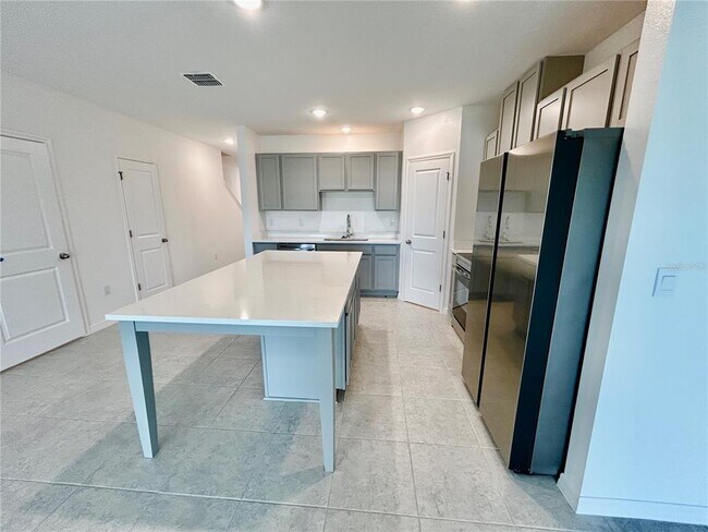 Building Photo - 32067 Eastern Redbud Br