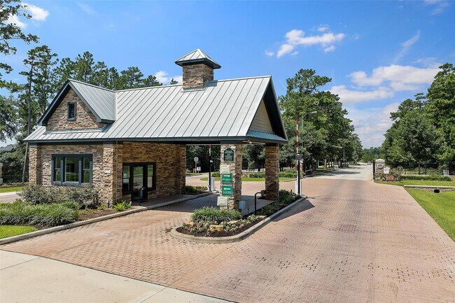 Building Photo - 2123 Rosewood Pnes Ln