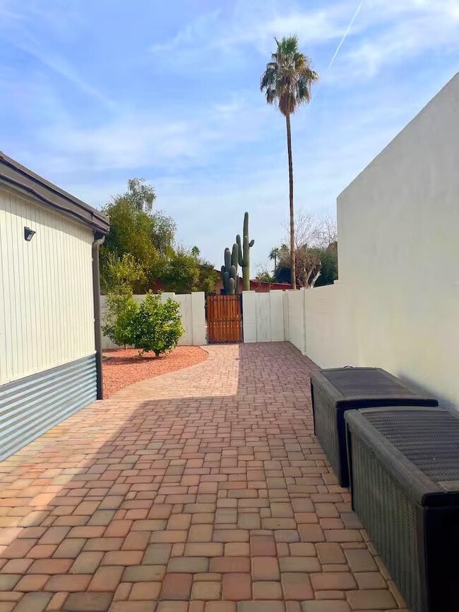 Building Photo - 153 Bahia Ln E