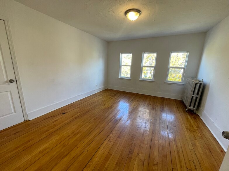 Building Photo - 91 Devon St