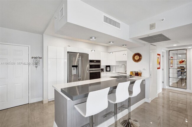 Building Photo - 2501 S Ocean Dr