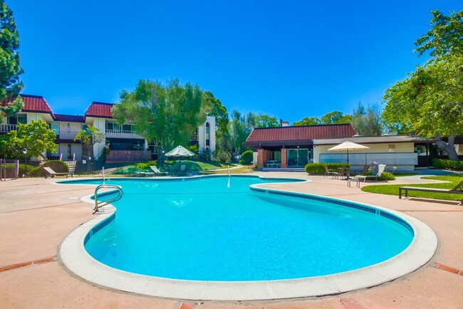Building Photo - Modern Comfort and Scenic Views in San Car...