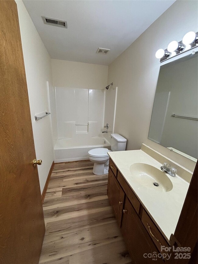 Building Photo - 135 Hillcrest Dr