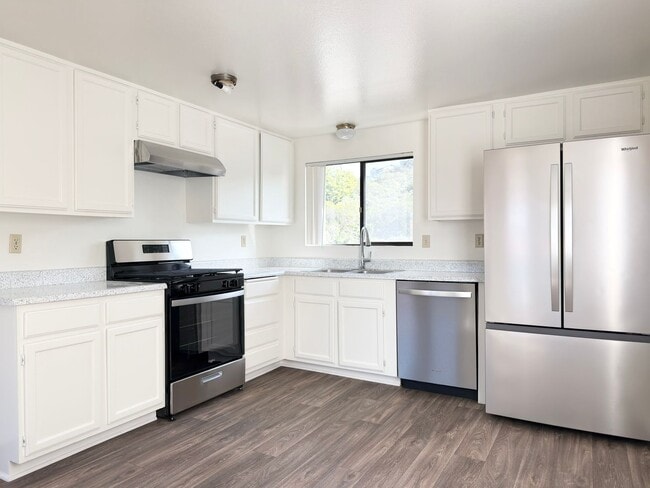 Building Photo - 2 Bedroom + LOFT in La Costa!