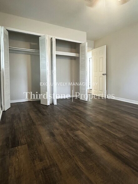 Building Photo - 1173 W 27th St