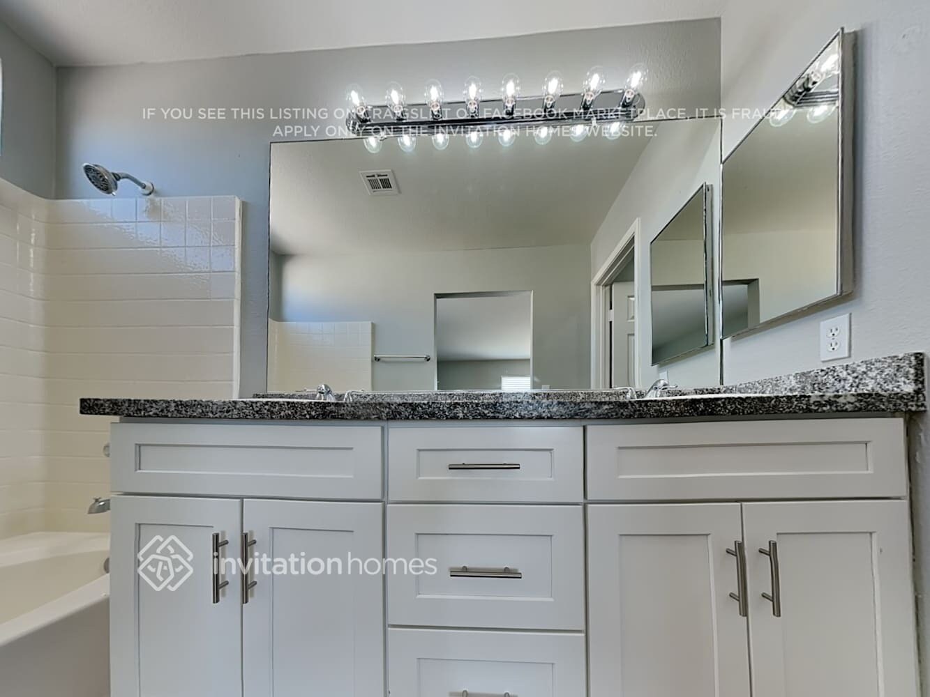 Building Photo - 7981 N Willow Pines Pl