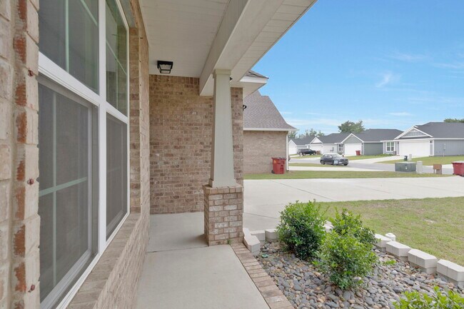 Building Photo - 5402 Parkside Dr