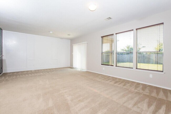 Building Photo - 7615 Shavano Ln