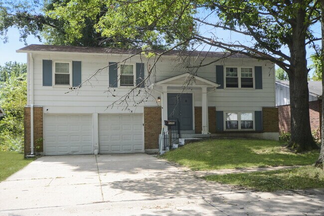 Building Photo - 2352 Kingsford Dr