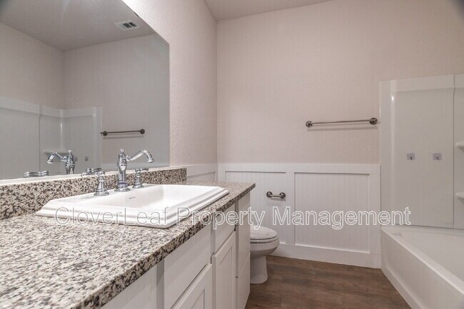 Building Photo - 272 Sapphire Dr