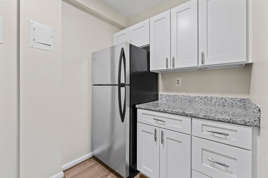 kitchen - 1011 Arlington Blvd