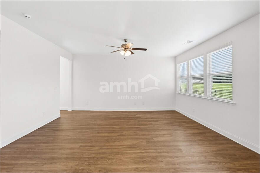 Building Photo - 165 Havenbrook Dr