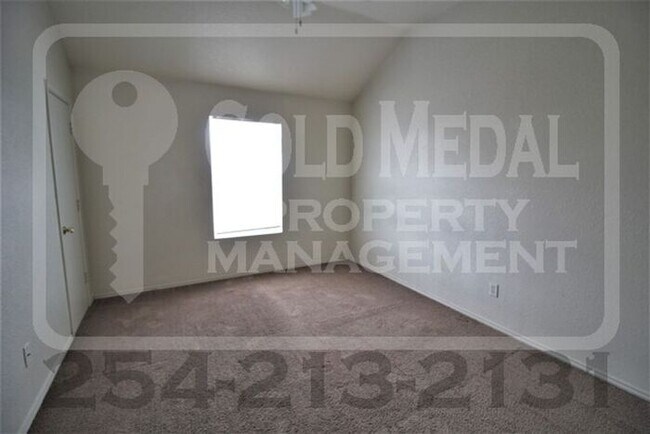 Building Photo - 4409 Deek Dr