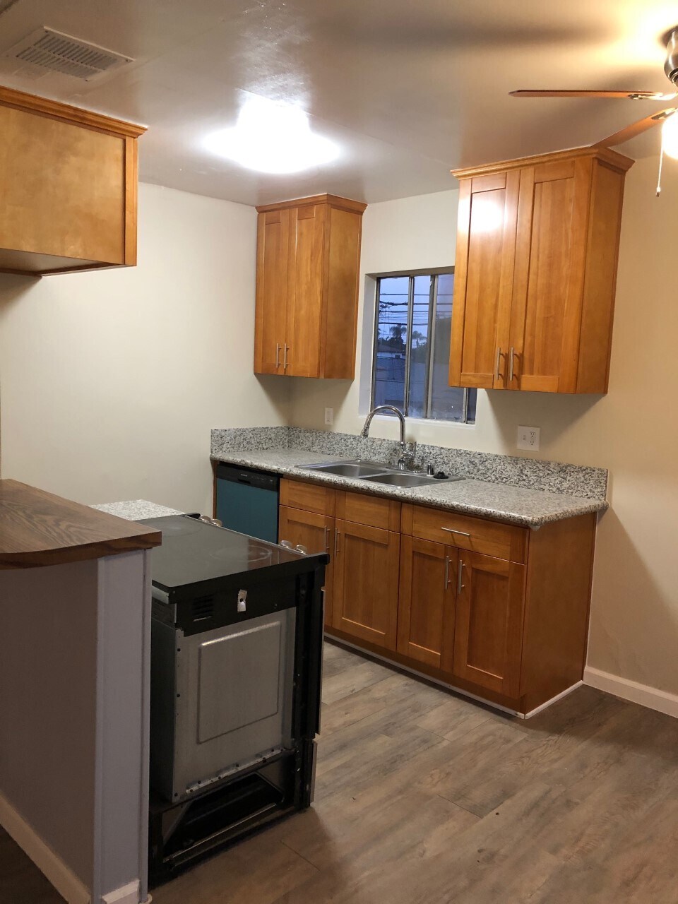 Building Photo - 2107 Earl Ave