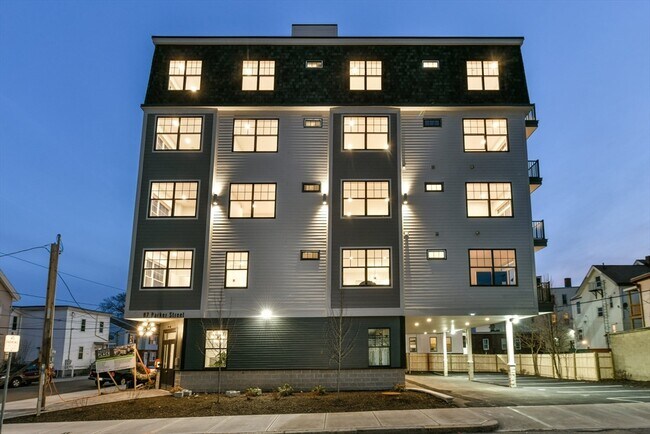 Building Photo - 87 Parker St