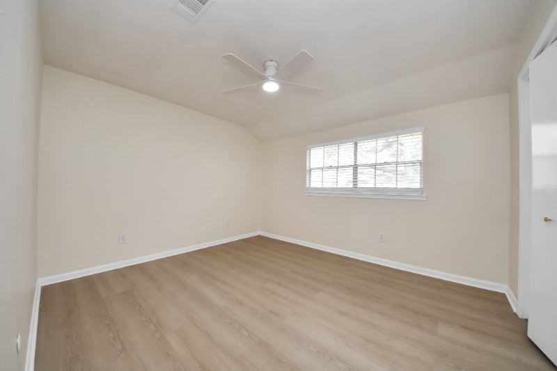 Building Photo - 11319 Chevy Chase Dr