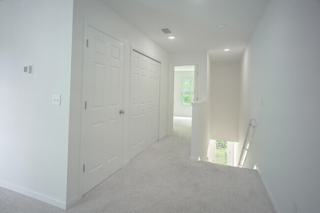 Building Photo - 26 Ridge Lake Rd