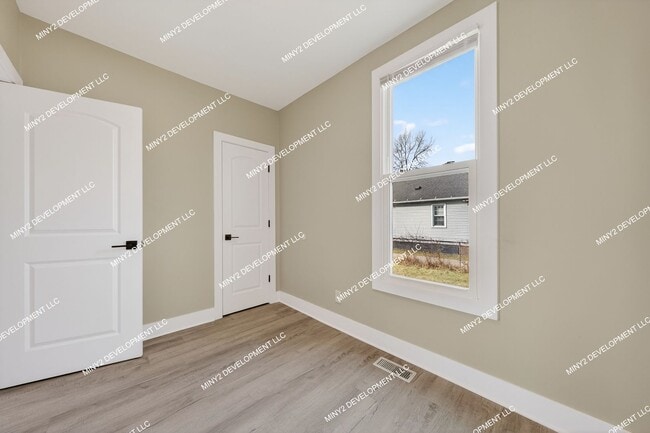 Building Photo - Completely Renovated 4-Bedroom Home in Warren!