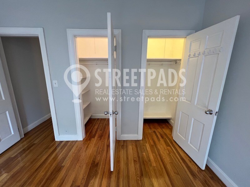 Building Photo - 1153 Beacon St