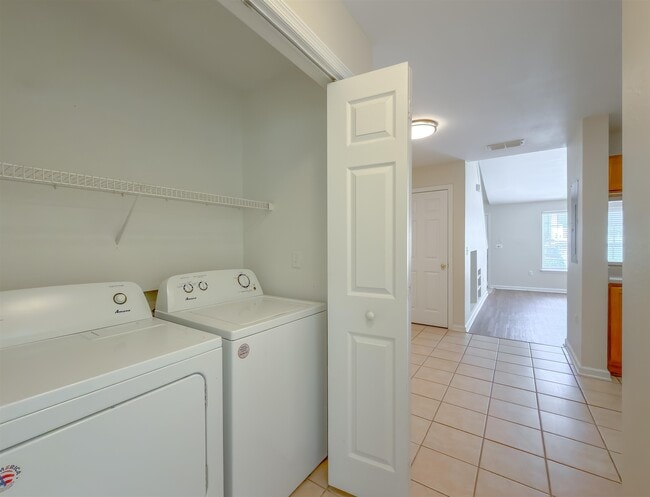 Building Photo - 4434 Gearhart Rd