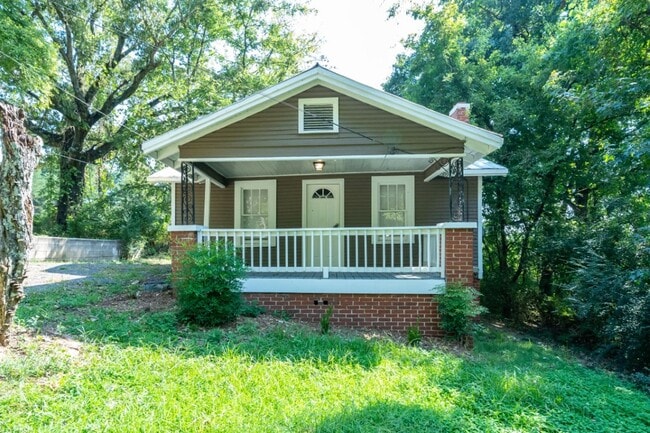 Primary Photo - Holiday Special! $250 off First Month's Rent! Renovated Hueytown Charmer – 2 Beds, 1 Bath, Move-I...