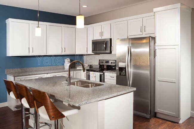 Building Photo - 115 Valor Dr