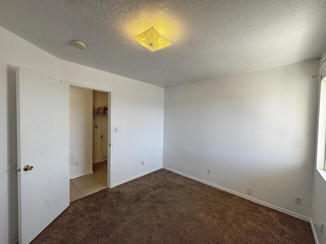 Building Photo - 331 Cll Amarillo SW