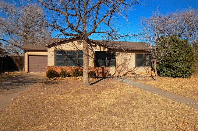 Primary Photo - MOVE-IN SPECIAL: Recently Remodeled 3/2/1