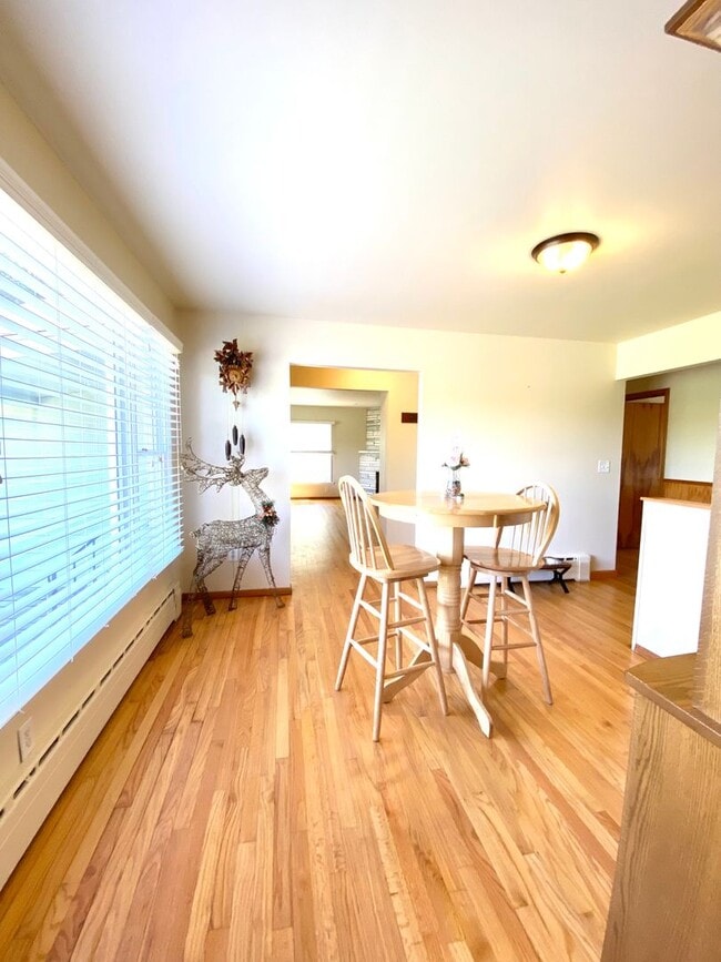 Building Photo - Bright & Breezy 3BR Ranch Ulster Park