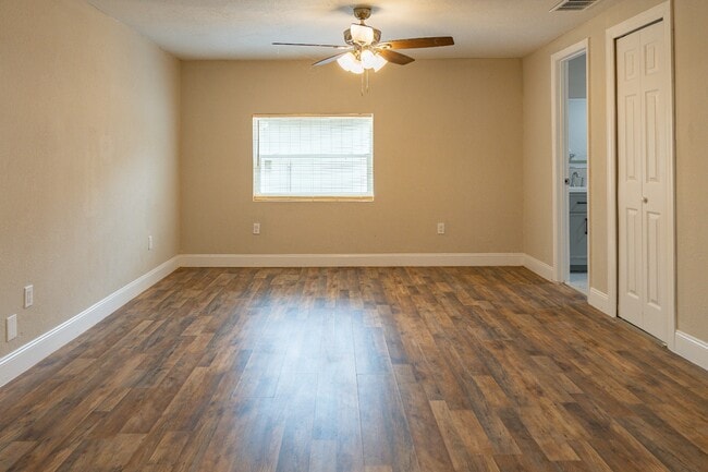 Building Photo - 129 W Church St