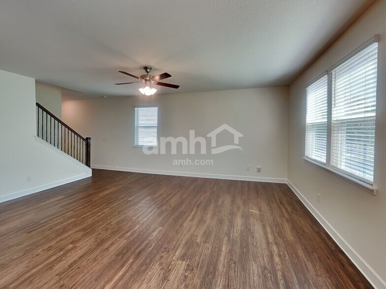 Building Photo - 8571 Highfield Ave